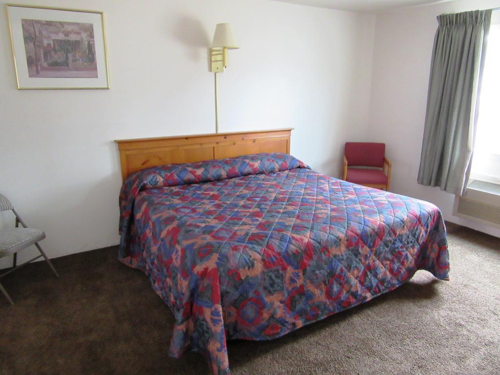 Yellowstone Country Inn Вест-Йеллоустоун Номер фото